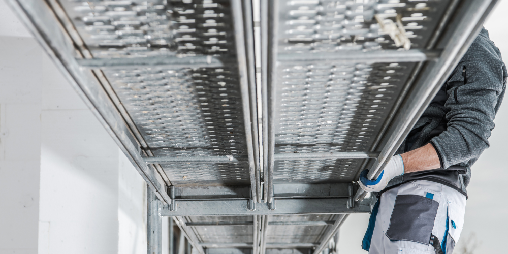 İskele Merdivenlerin Kurulumunda Dikkat Edilmesi Gerekenler Nelerdir?